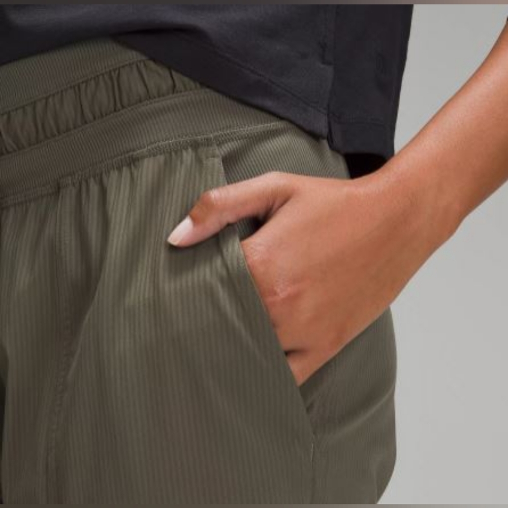 Lululemon Dance Studio Midrise Cropped Pant Army Green - Size 2 - Picture 3 of 8